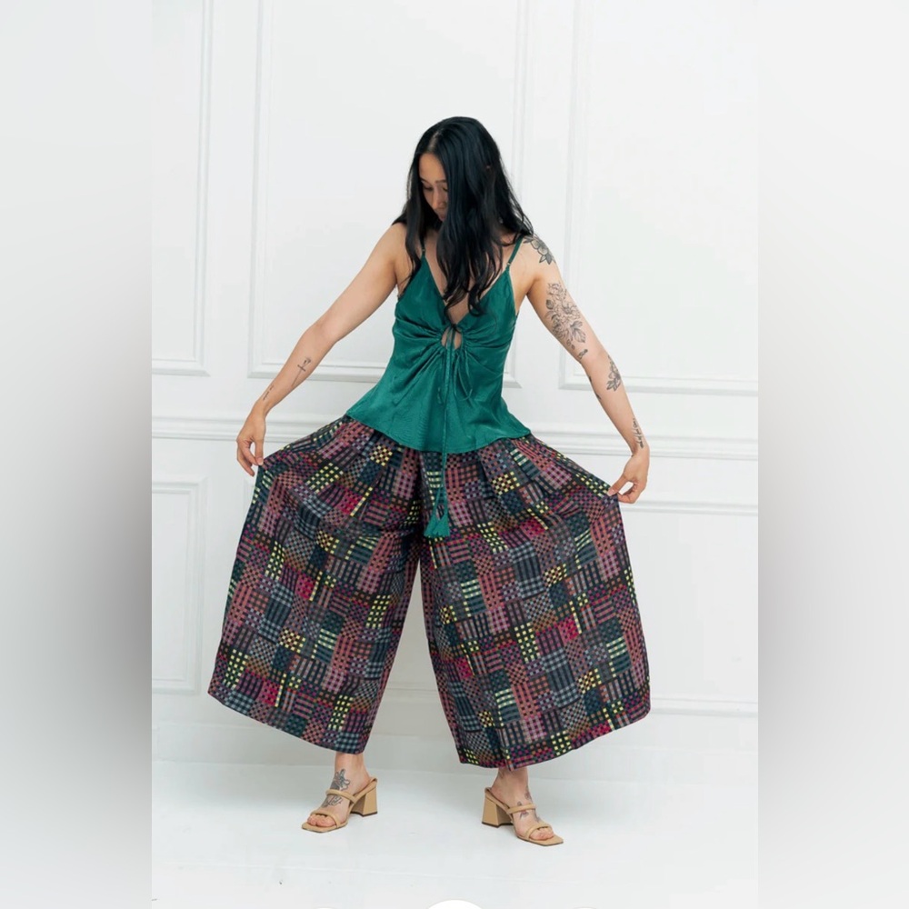 Rujuta Sheth Frida Pants - M